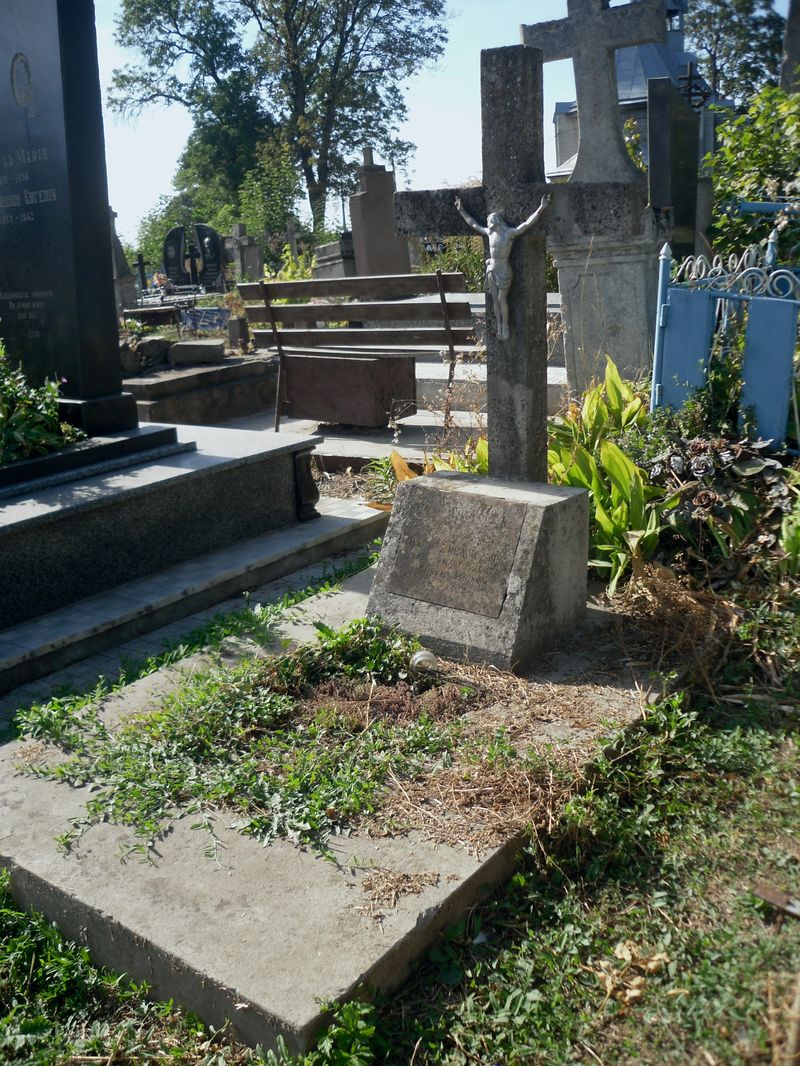 Tombstone of Michal and Roman Zurawczyk, Ternopil cemetery, as of 2016.
