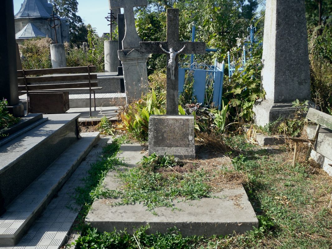 Tombstone of Michal and Roman Zurawczyk, Ternopil cemetery, as of 2016.