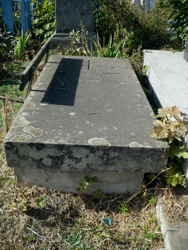 Tombstone of Tadeusz Deskur, Ternopil cemetery, as of 2016.