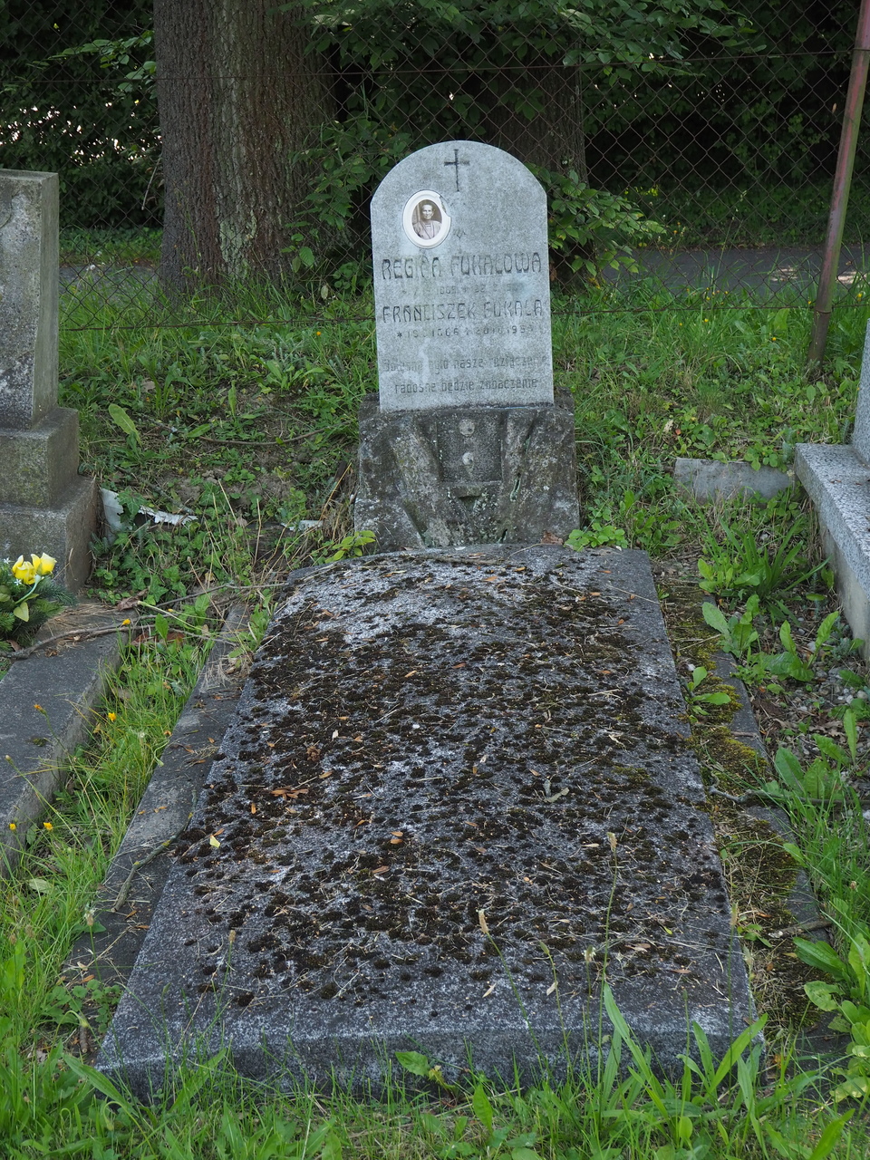 Tombstone of František and Regina Fuka³, Karviná Důl cemetery, state from 2022