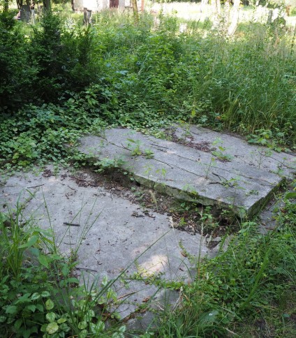 Nagrobek N.N., cmentarz w Karwinie Meksyk, stan z 2022 roku