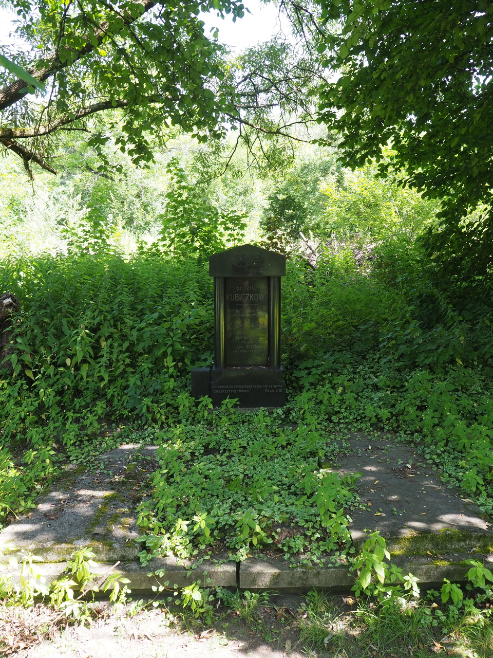 Tomb of the Kubiczkova family, cemetery in Karviná Mexico, state of 2022