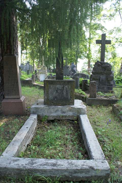 Nagrobek Zofii Burbiny, cmentarz na Rossie w Wilnie, stan z 2013 r.