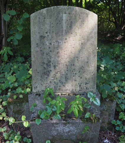 Nagrobek Albiny Karpety i Julii Niemcowej, cmentarz w Karwinie Meksyk, stan z 2022 roku