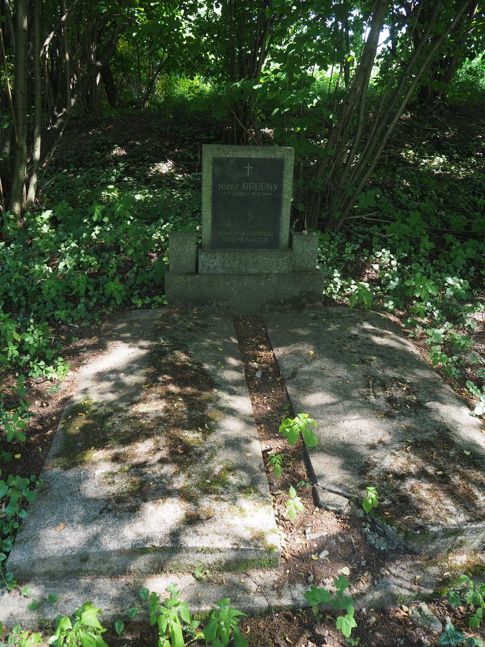 Tombstone of Josef Brudna, cemetery in Karviná Mexico, as of 2022