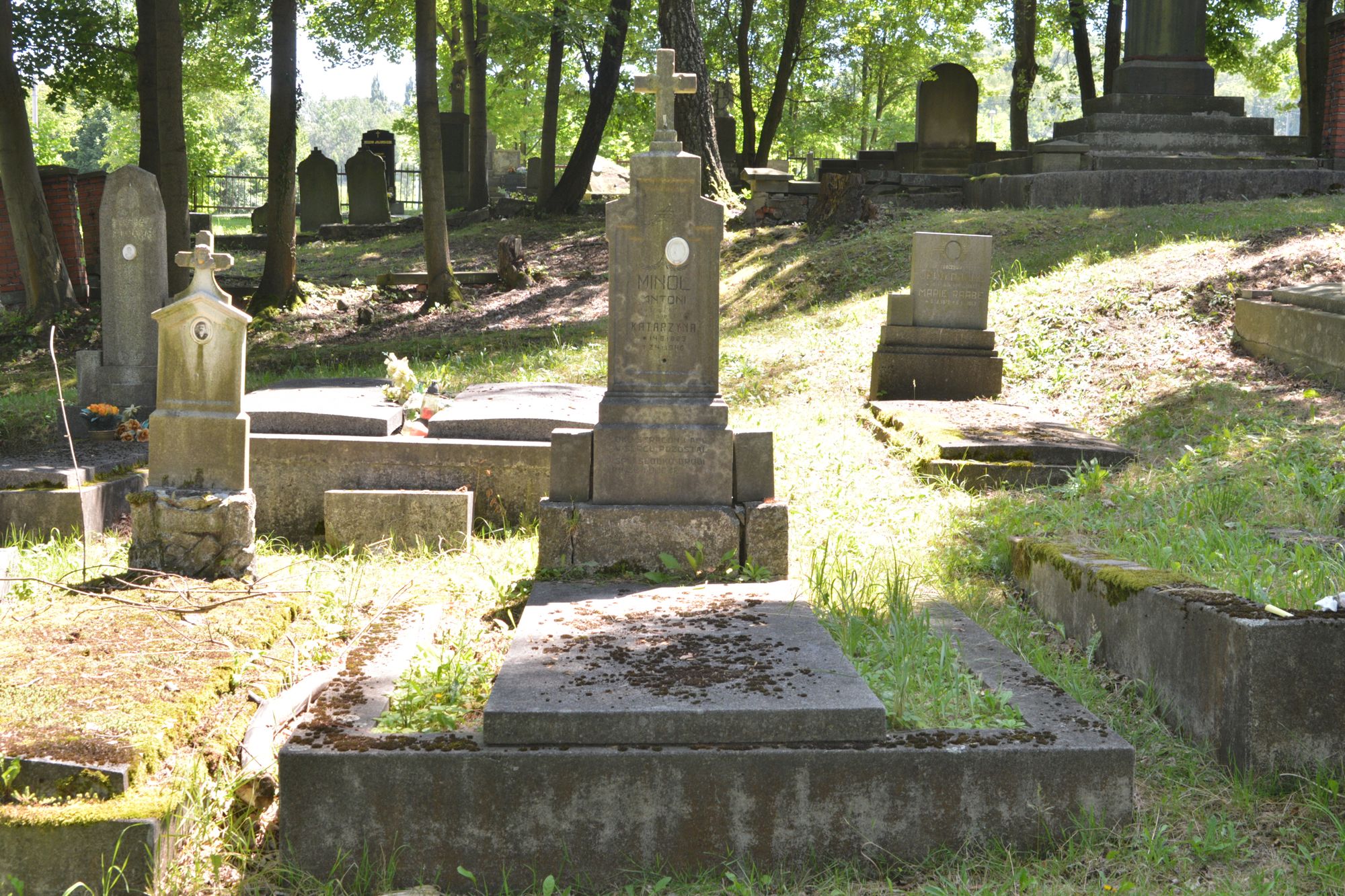 Tombstone of Antoni and Katharina Minoly, Karviná Doły cemetery