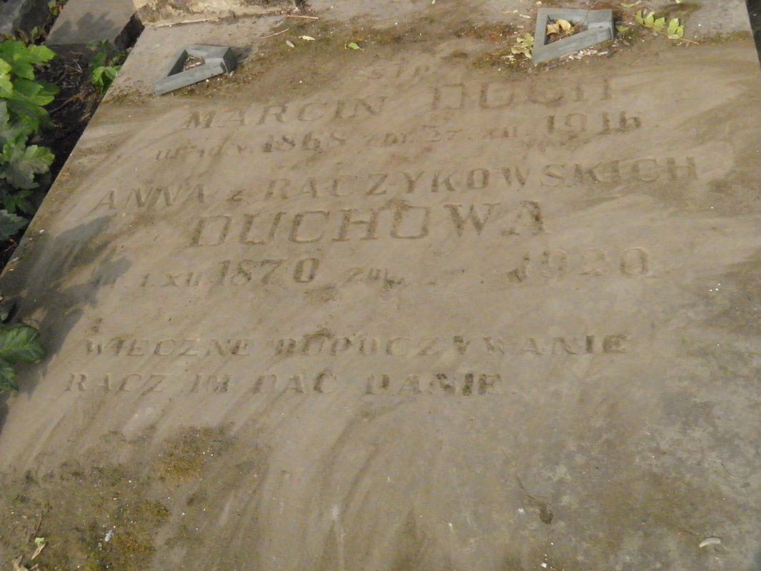 Inskrypcja nagrobka Anny i Marcina Duchów, cmentarz w Tarnopolu, stan z 2016