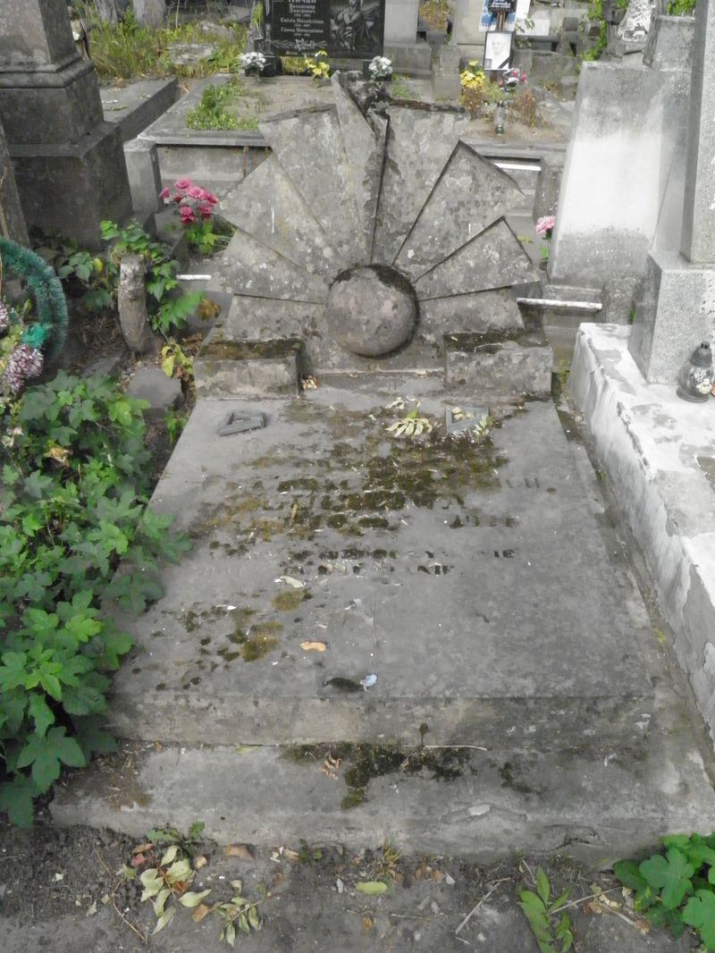 Nagrobek Anny i Marcina Duchów, cmentarz w Tarnopolu, stan z 2016