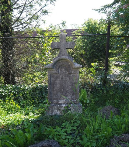 Nagrobek Jana Rybki, cmentarz w Ligotce Kameralnej, stan z 2022 roku