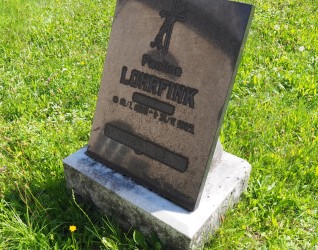 Nagrobek Pauliny Loherfink, cmentarz w Ligotce Kameralnej, stan z 2022 roku