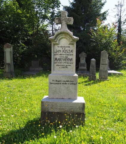Nagrobek Jana i Marianny Kisza, cmentarz w Ligotce kameralnej, stan z 2022 roku