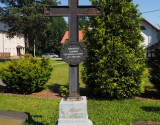 Nagrobek Krystiana Raschke, cmentarz w Ligotce Kameralnej, stan z 2022 roku