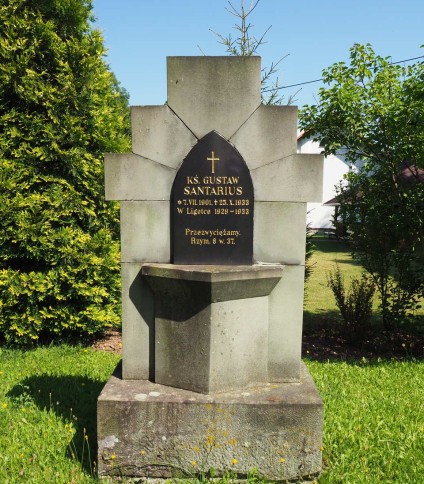 Nagrobek Gustawa Santariusa, cmentarz w Ligotce Kameralnej, stan z 2022 roku