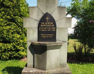 Nagrobek Gustawa Santariusa, cmentarz w Ligotce Kameralnej, stan z 2022 roku