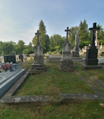 Nagrobek Jakuba i Marii Pilarskich, cmentarz w Karwinie Dołach, stan 2022