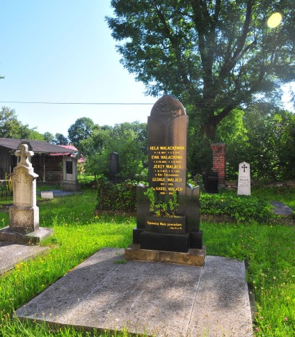 Nagrobek rodziny Wałach, cmentarz w Ligotce Kameralnej, stan z 2022