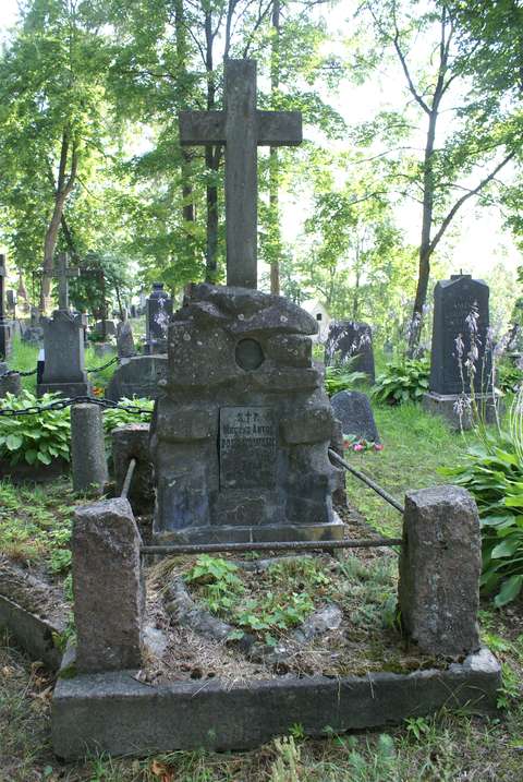 Tombstone of Mieczyslaw and Stanislaw Polakowski, Ross Cemetery in Vilnius, as of 2013.