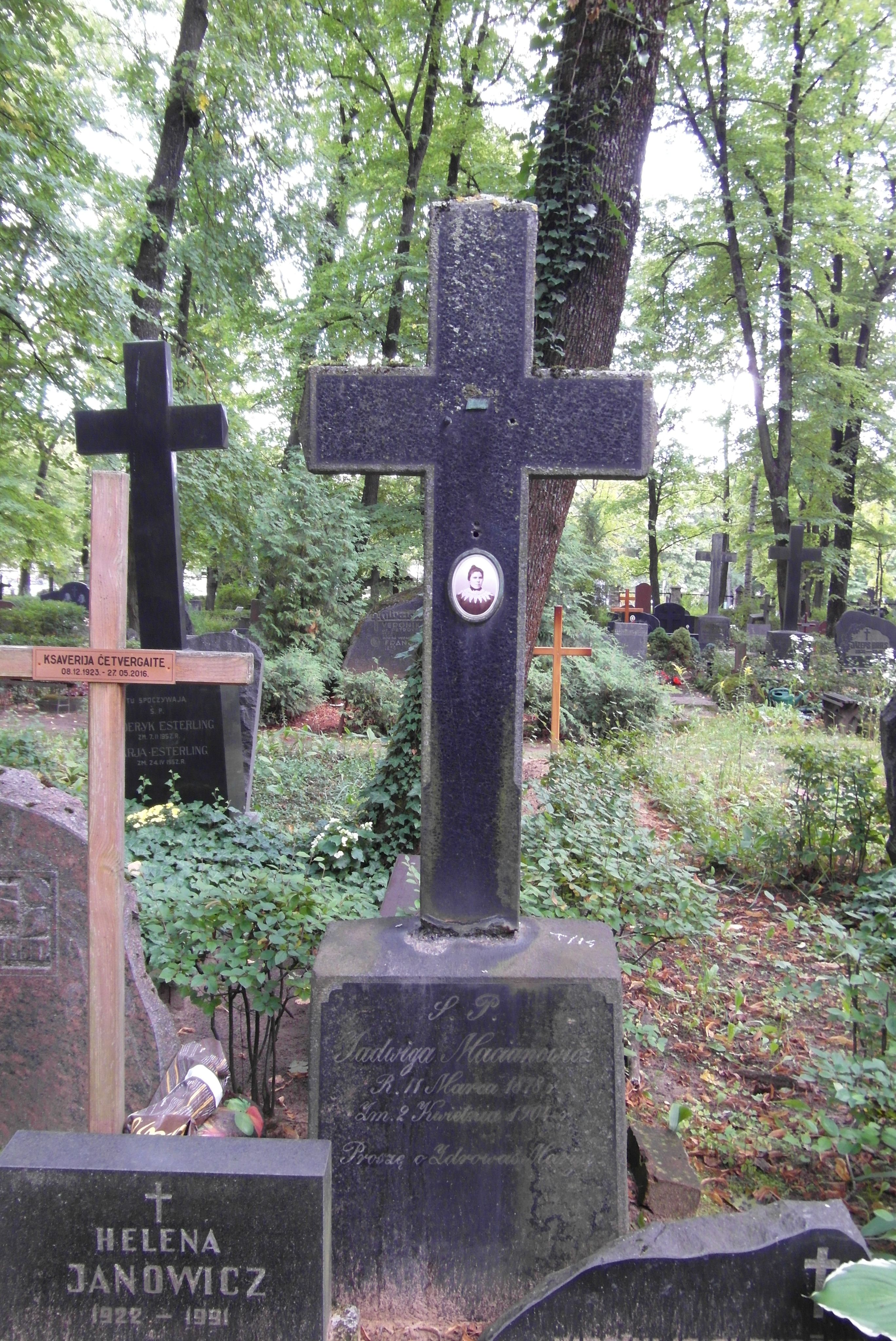Tombstone of Jadwiga Macianowicz, St Michael's cemetery in Riga, as of 2021.