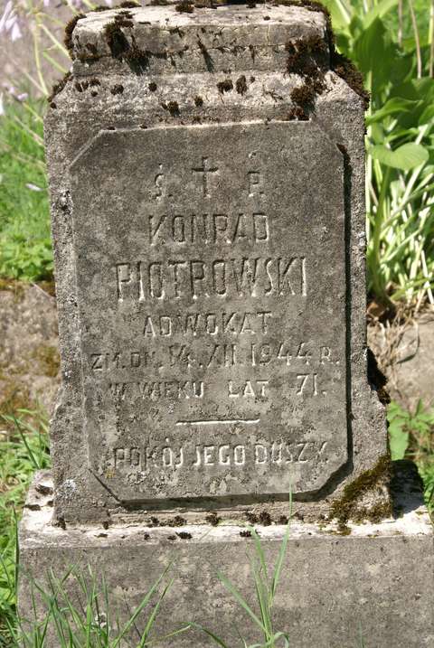 Fragment of Konrad Piotrowski's tombstone, Ross Cemetery in Vilnius, as of 2013.