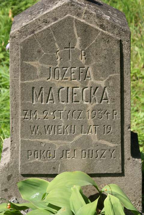 Fragment of Józefa Maciecka's tombstone, Ross Cemetery in Vilnius, as of 2013.