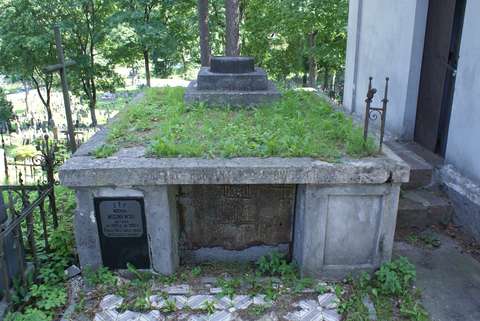 Tomb of the Polakowski and Malinowski families, Ross Cemetery in Vilnius, as of 2013.
