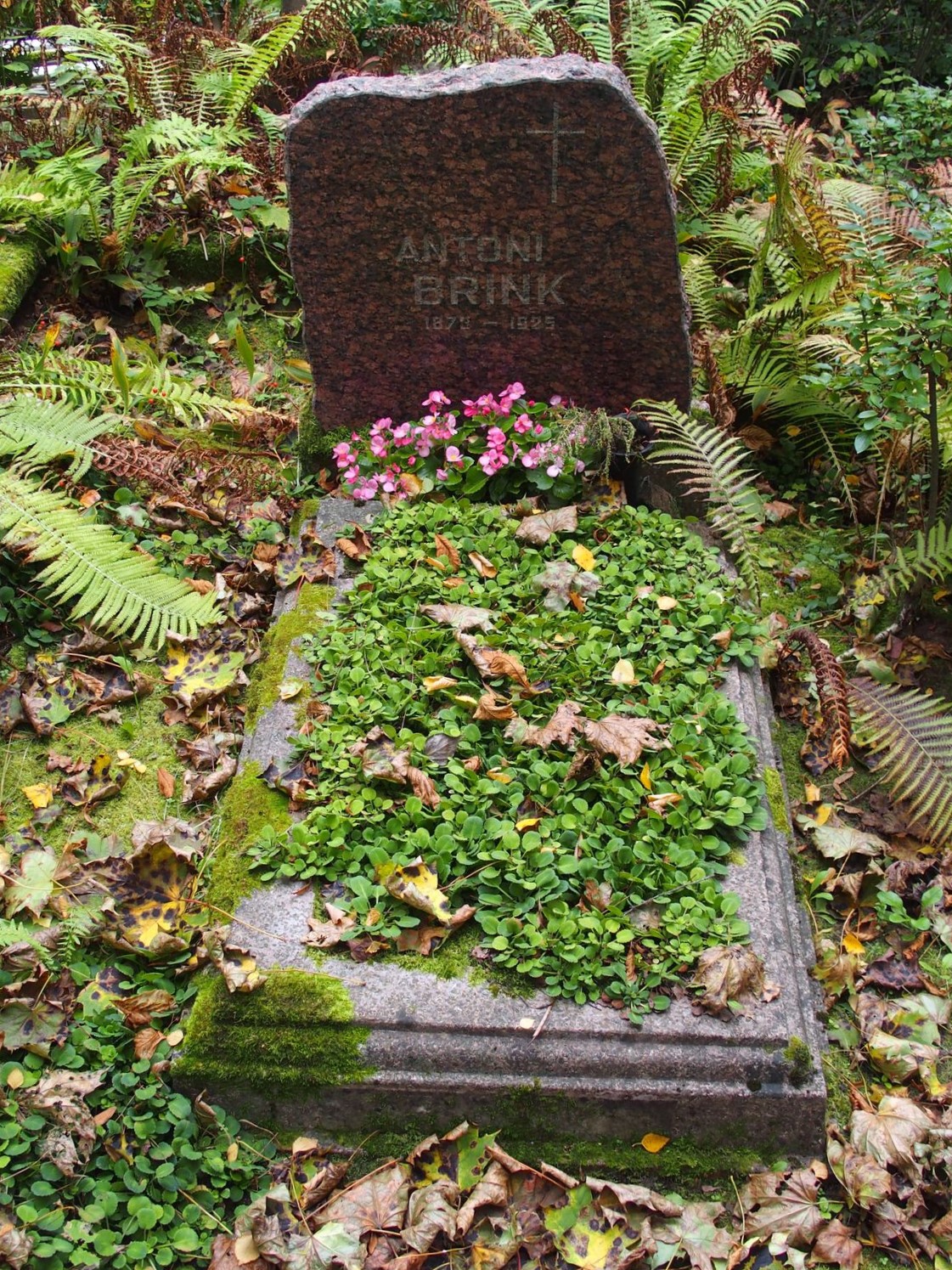 Tombstone of Antoni Brink, St Michael's cemetery in Riga, as of 2021.