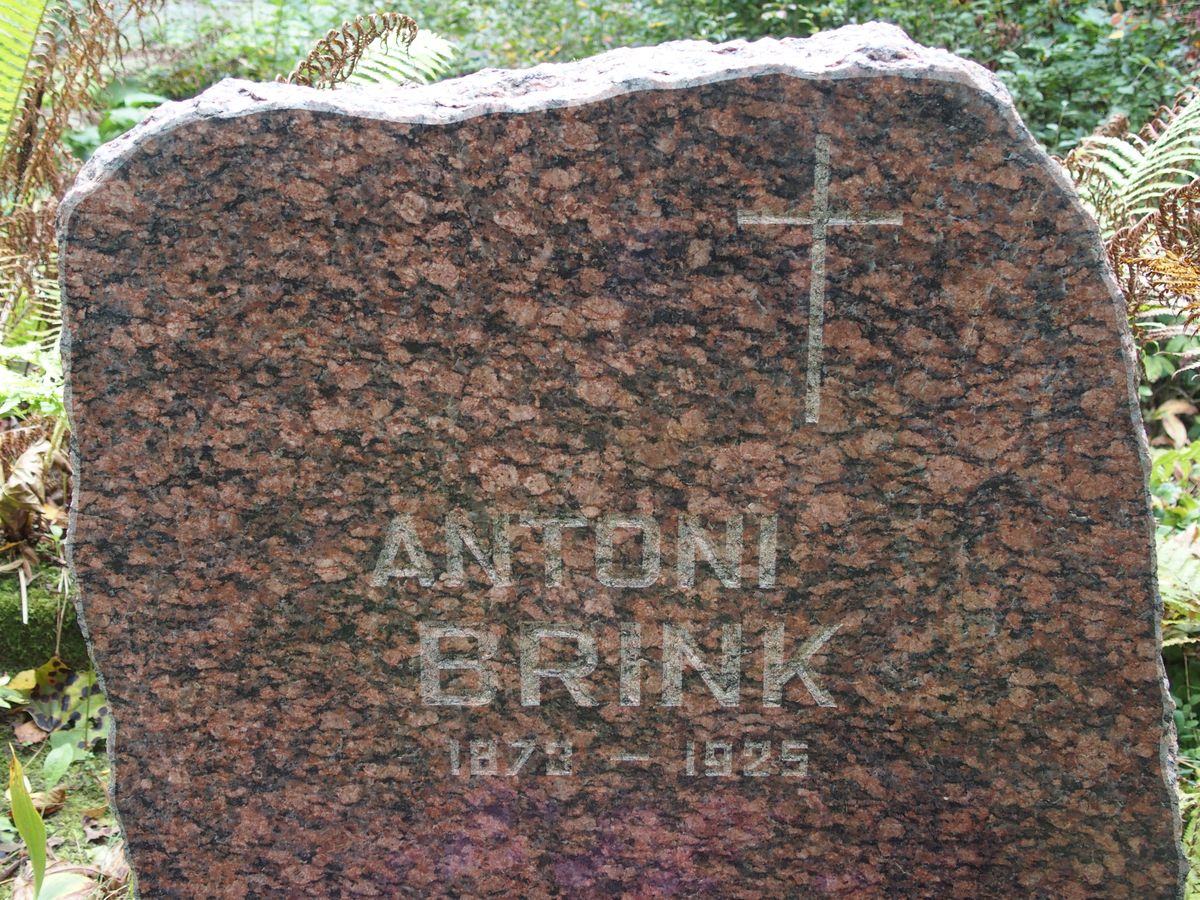 Inscription from the tombstone of Antoni Brink, St Michael's cemetery in Riga, as of 2021.