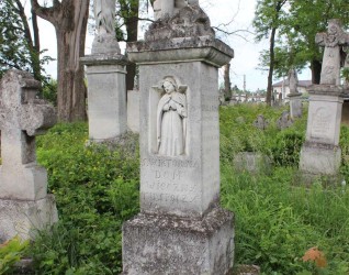 Nagrobek Wiktorii i Franciszka Ramsów, cmentarz w Zbarażu, stan z 2018 roku