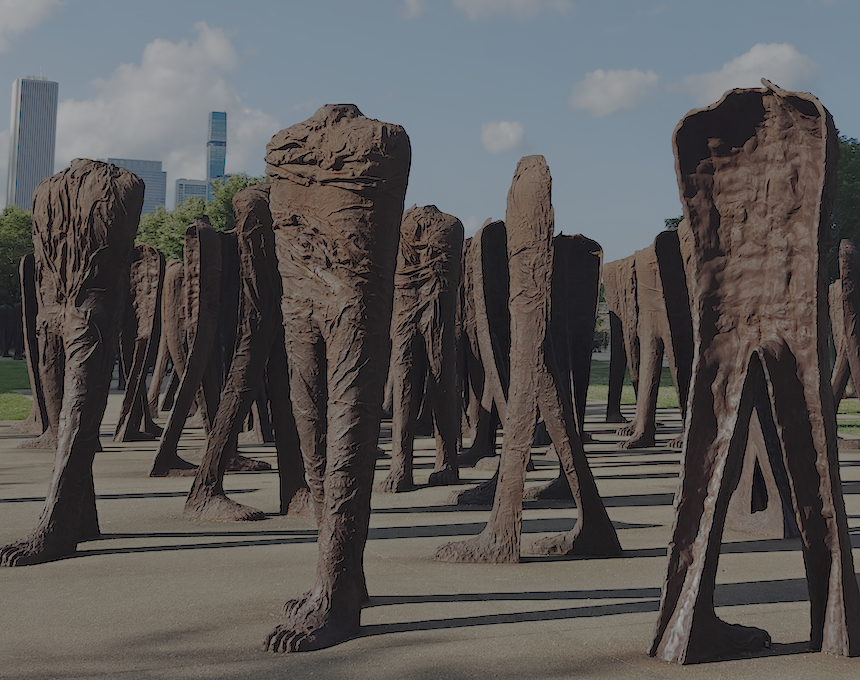 Photo showing Magdalena Abakanowicz\'s sculpture \'Agora\' in Grant Park, Chicago