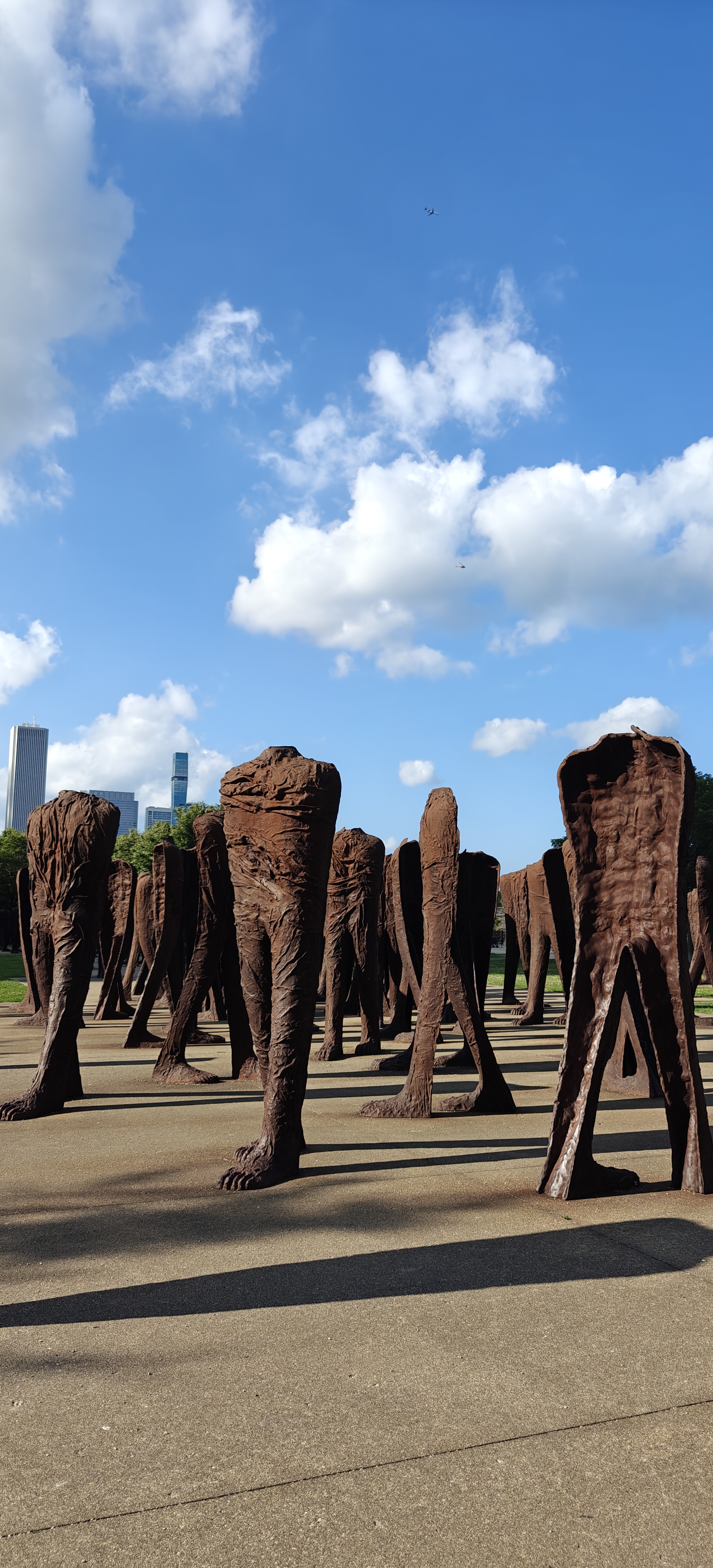 Photo showing Magdalena Abakanowicz\'s sculpture \'Agora\' in Grant Park, Chicago