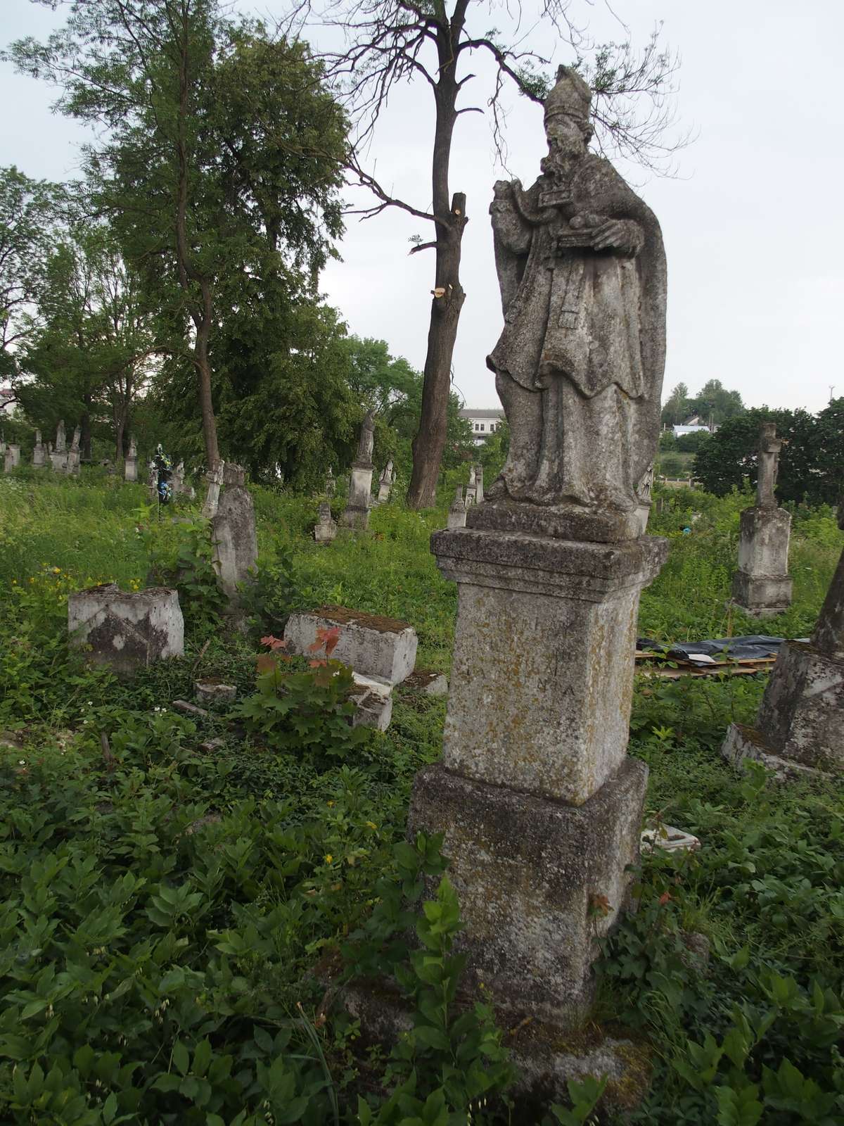 Nagrobek Mikołaja Ciastoń, cmentarz w Zbarażu, stan z 2018 r.