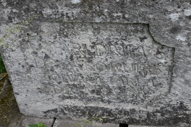 Inscription of the tombstone of Mariola and Stefan Owstanski, Zbarazh cemetery, as of 2018