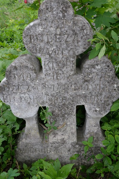 Inscription of the gravestone of Maciej Dziedzic, Zbarazh cemetery, state of 2018