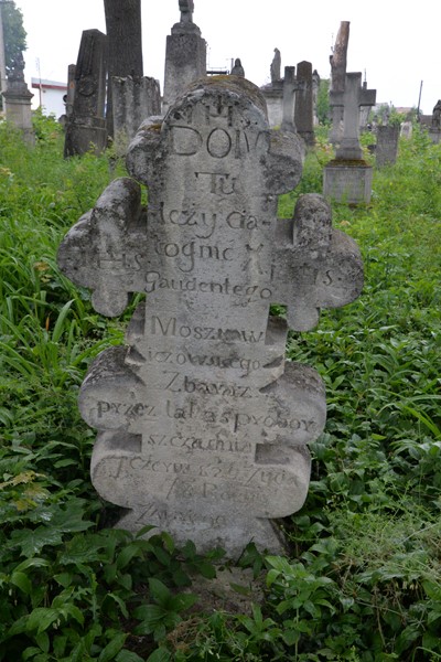 Tombstone of Gaudenty Moszkawiczowski, Zbarazh cemetery, as of 2018