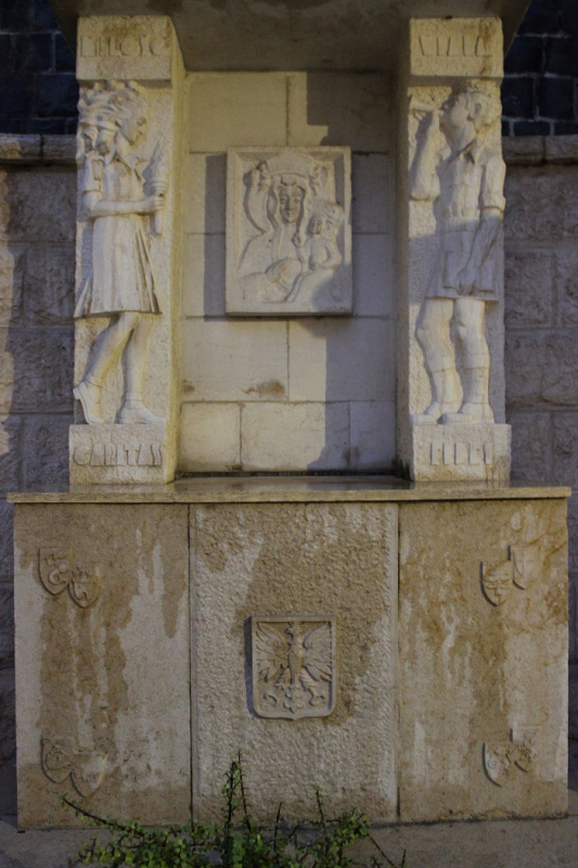 Fotografia przedstawiająca Altar of the Fatherland - a soldier\'s votive offering