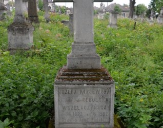 Nagrobek Józefy Majewskiej, cmentarz w Zbarażu, stan z 2018