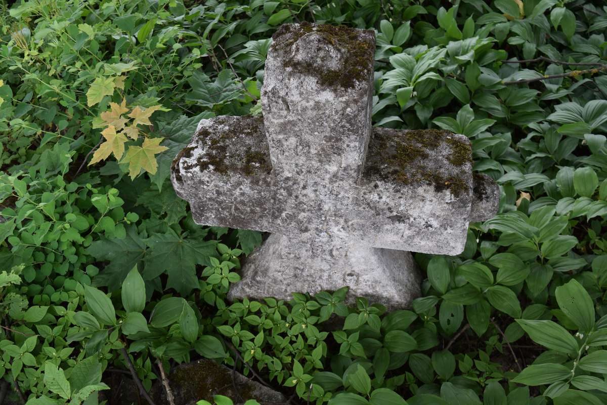 Nagrobek Agnieszki Pruskiej, cmentarz w Zbarażu, stan z 2018