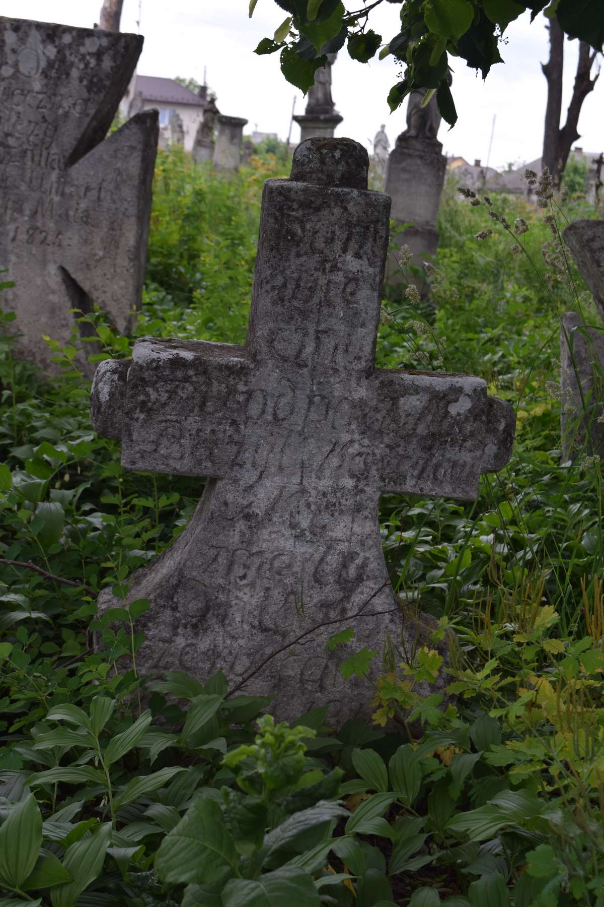 Nagrobek Bazylego Karczewskiego, cmentarz w Zbarażu, stan z 2018