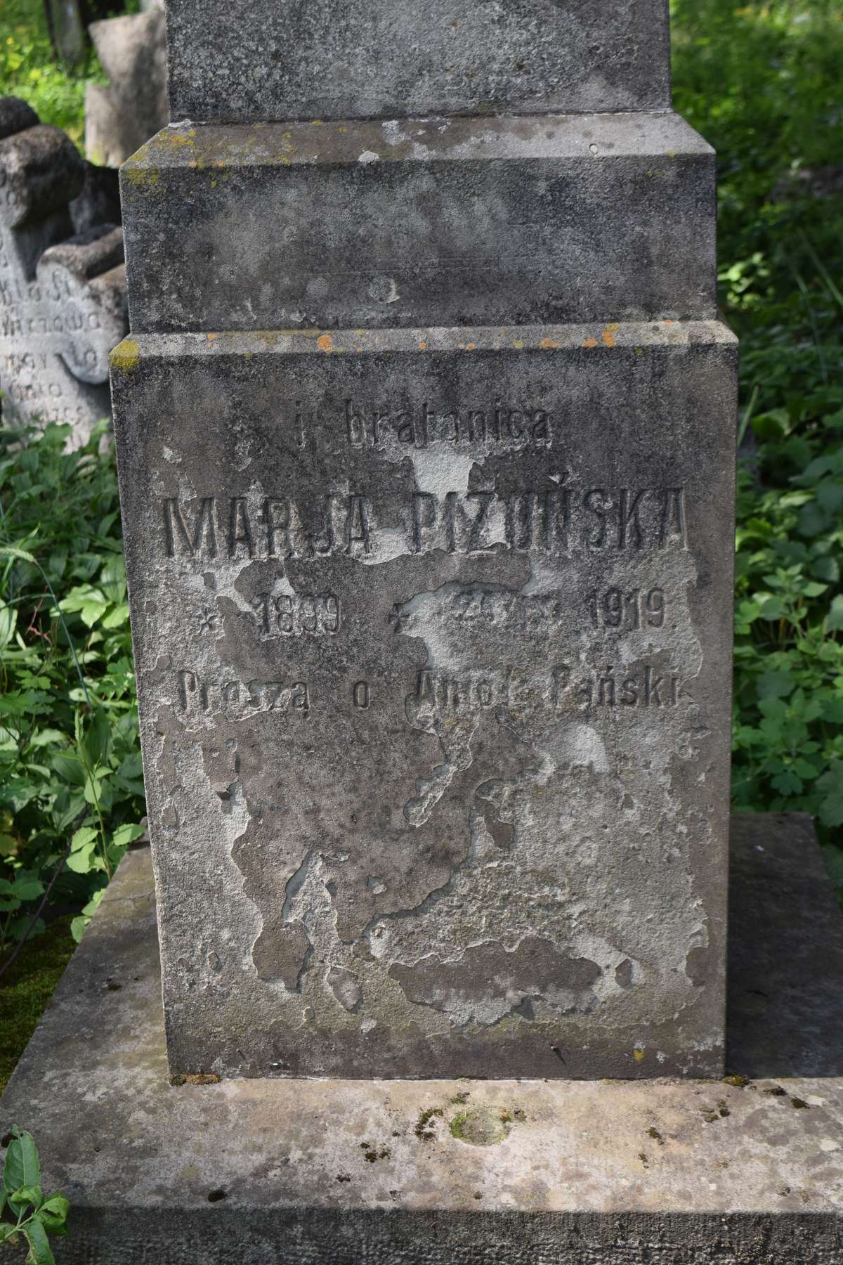 Fragment of the tombstone of Antoni and Maria Pizunski, Zbarazh cemetery, as of 2018