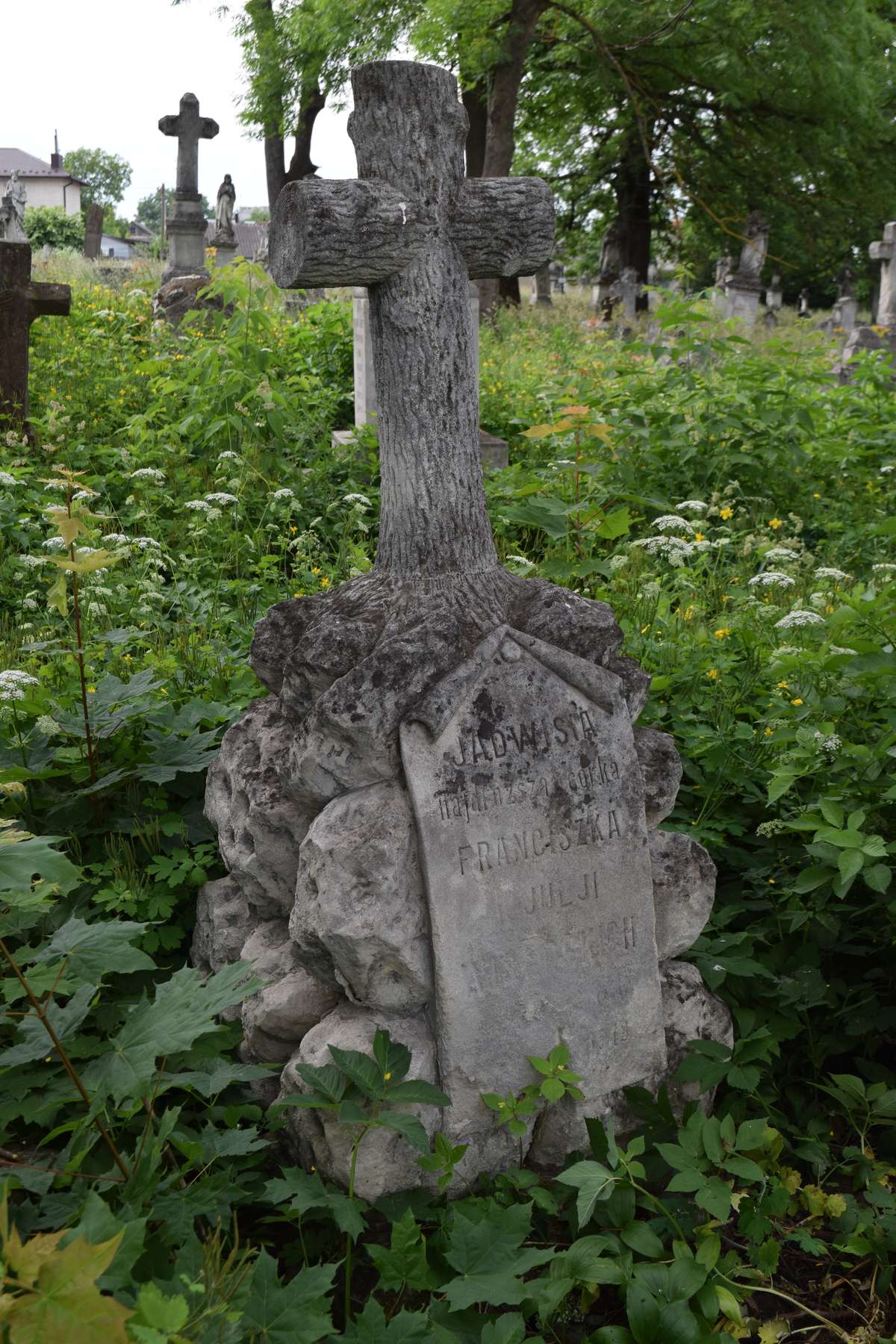 Tombstone of Jadwiga Wisłocka, cemetery in Zbaraż, state of 2018