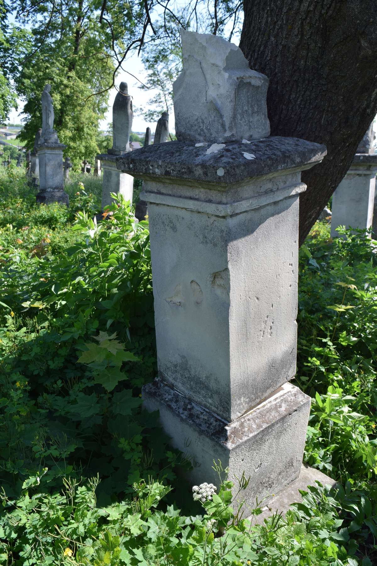 Nagrobek Andrzeja i Marii Kancylar, cmentarz w Zbarażu, stan z 2018