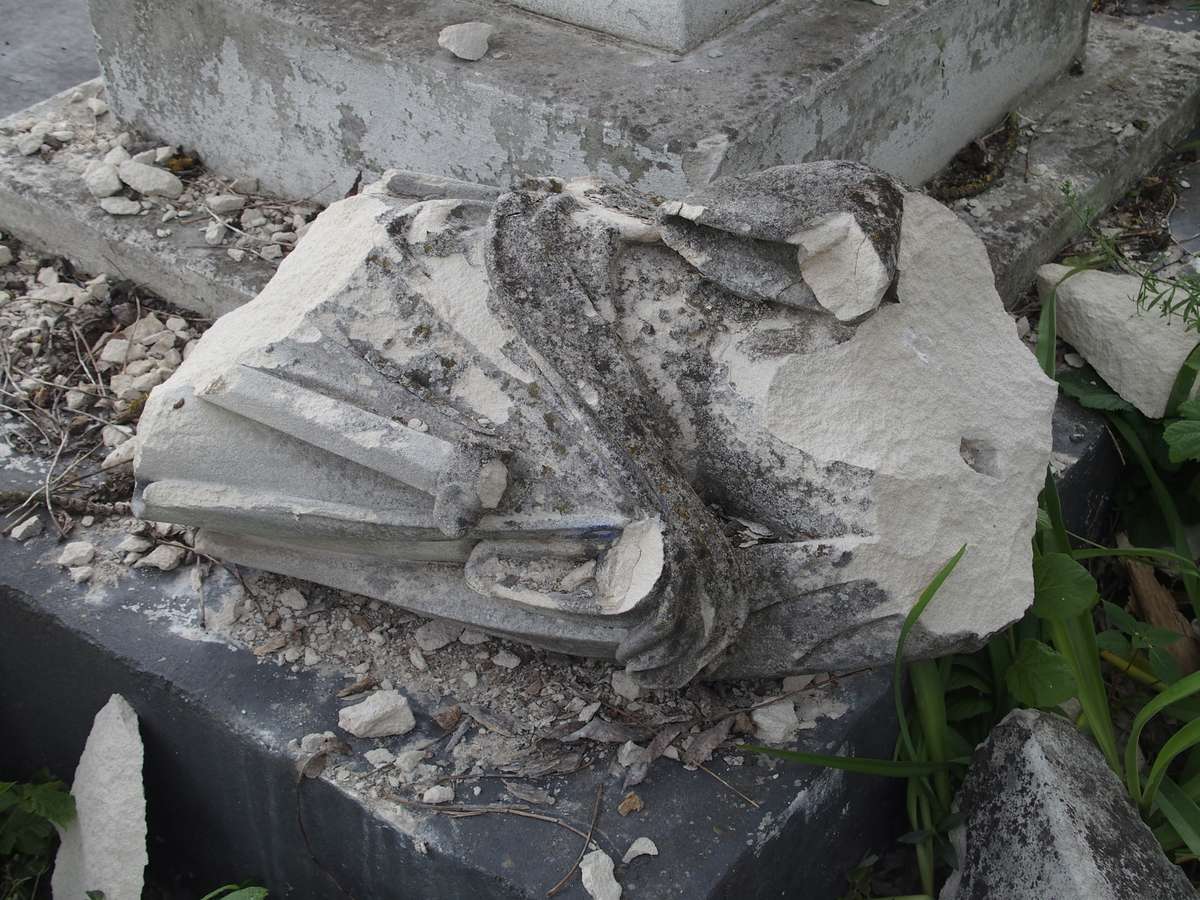 Tombstone of N.N., Zbarazh cemetery, as of 2018.