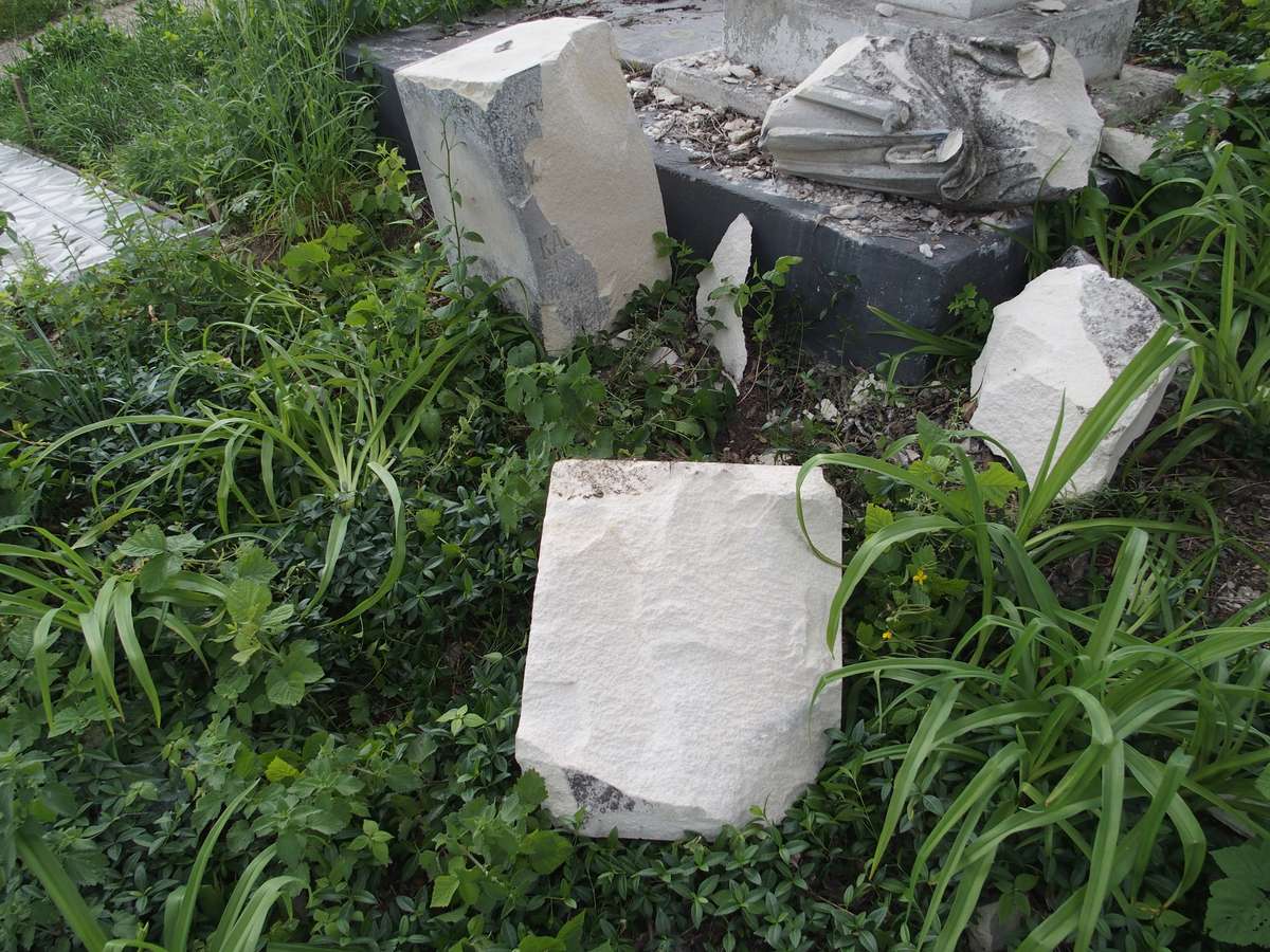 Tombstone of N.N., Zbarazh cemetery, as of 2018.