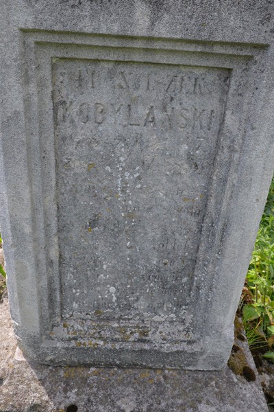 Inskrypcja nagrobka Franciszka Kobylańskiego, cmentarz w Zbarażu, stan z 2018