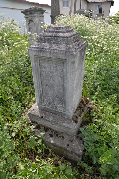 Nagrobek Franciszka Kobylańskiego, cmentarz w Zbarażu, stan z 2018