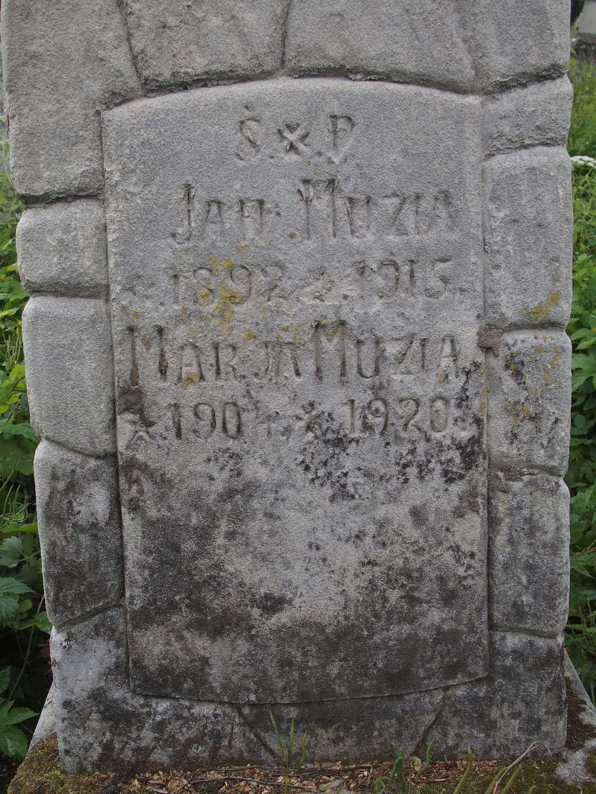Nagrobek Jana i Marii Muzia, cmentarz w Zbarażu, stan z 2018 r.