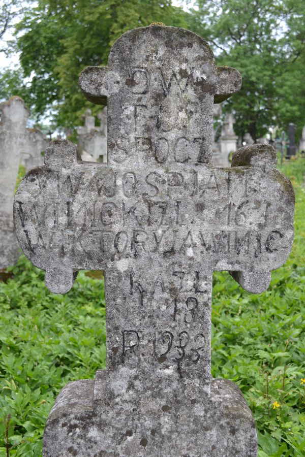 Inskrypcja nagrobka Jana i Wiktorii Winickich, cmentarz w Zbarażu, stan z 2018
