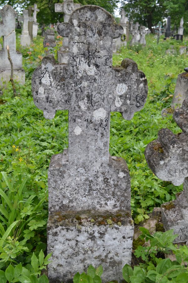 Nagrobek Jordana i Marii Winickich, cmentarz w Zbarażu, stan z 2018