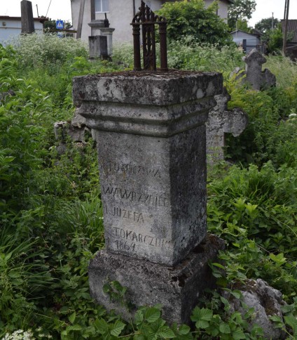 Nagrobek Józefy i Wawrzyńca Tokarczuk, cmentarz w Zbarażu, stan z 2018