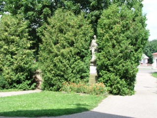 Grób żołnierza poległego w walkach lat 1918-1920